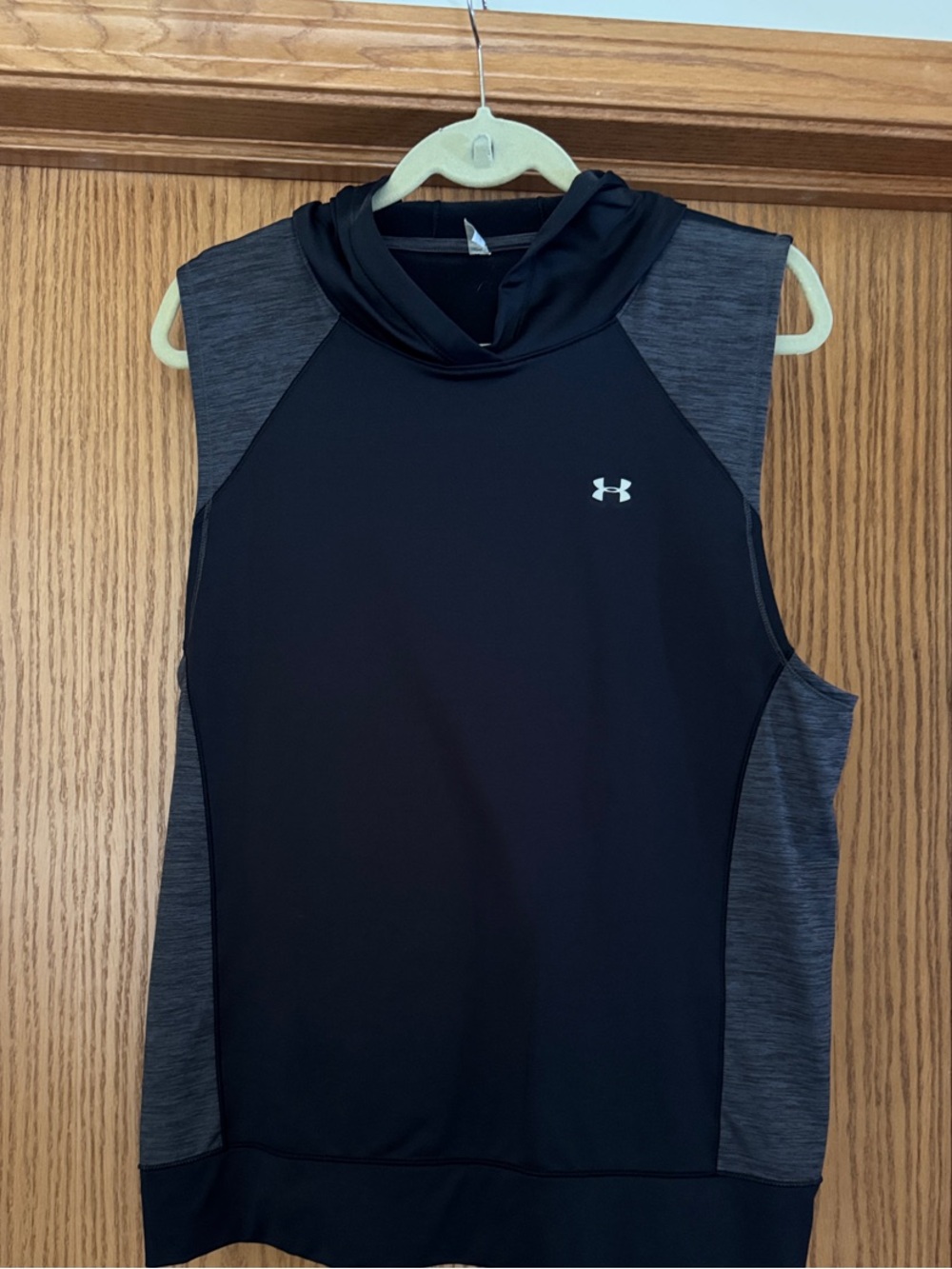 Under Armour Black & Dark Gray Sleeveless Hoodie